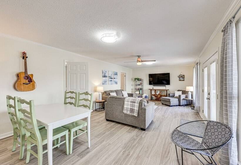 Waterfront Home On Lake Hamilton W/ Dock & 2 Decks