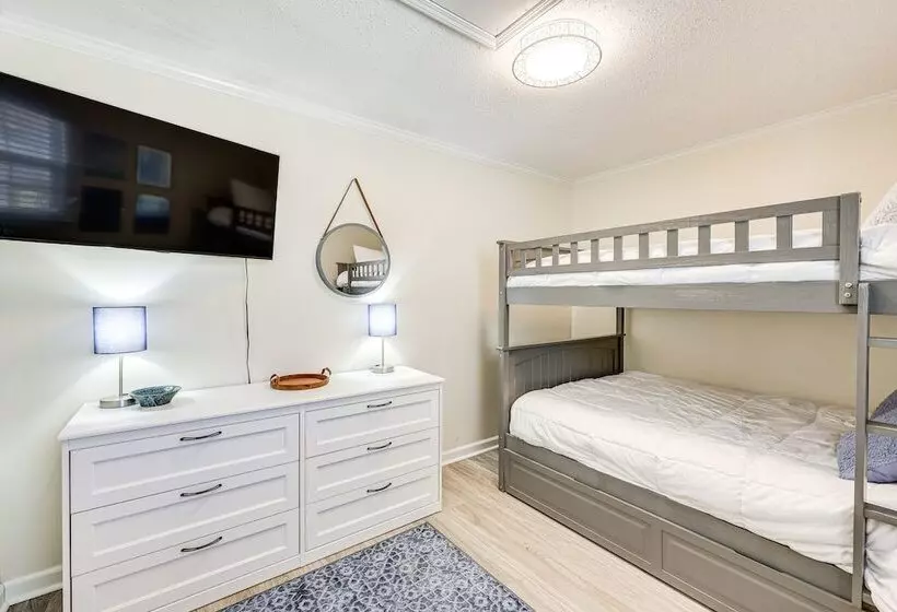 Waterfront Home On Lake Hamilton W/ Dock & 2 Decks