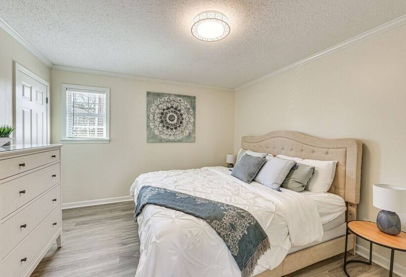 Waterfront Home On Lake Hamilton W/ Dock & 2 Decks