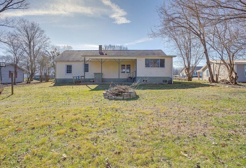 Winchester Home W/ Large Yard: Near Tims Ford Lake