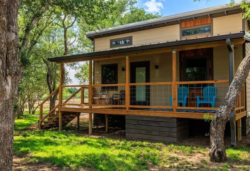 Winecup Waterfront Cottage