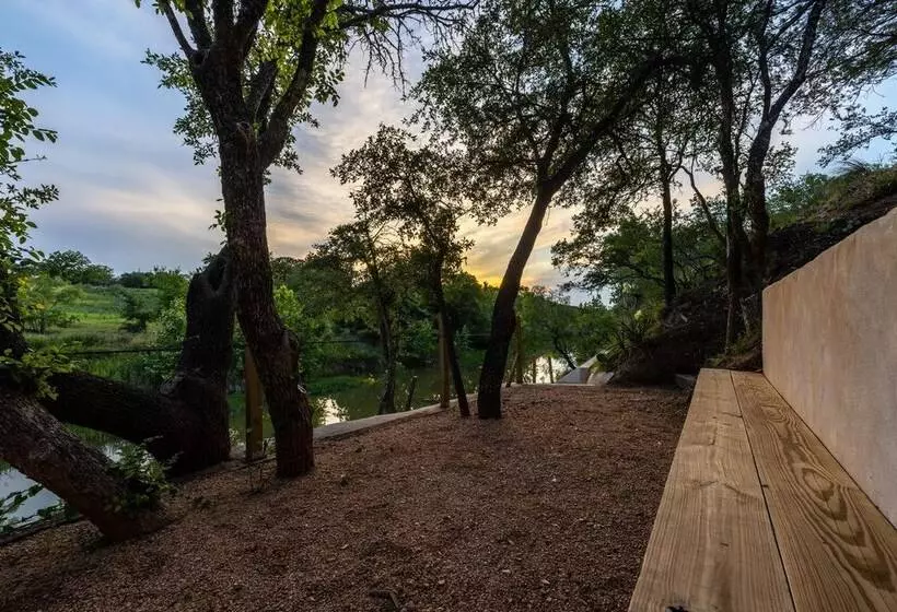 Winecup Waterfront Cottage