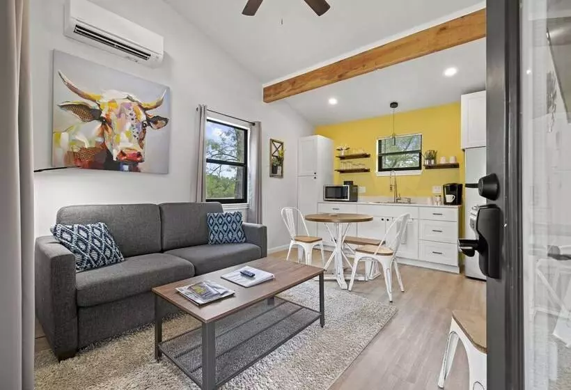 Winecup Waterfront Cottage