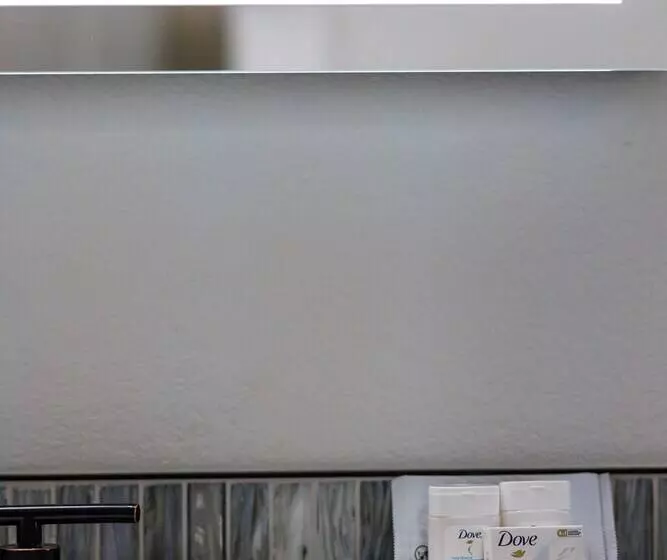 Winecup Waterfront Cottage