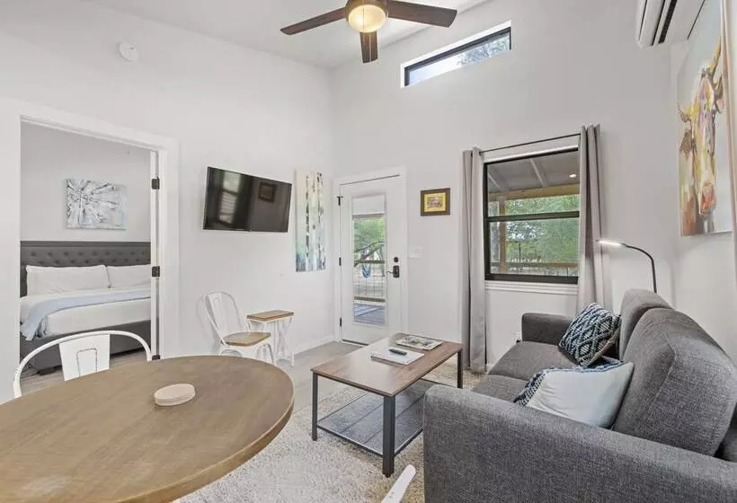 Winecup Waterfront Cottage