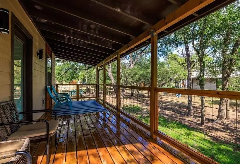 Winecup Waterfront Cottage