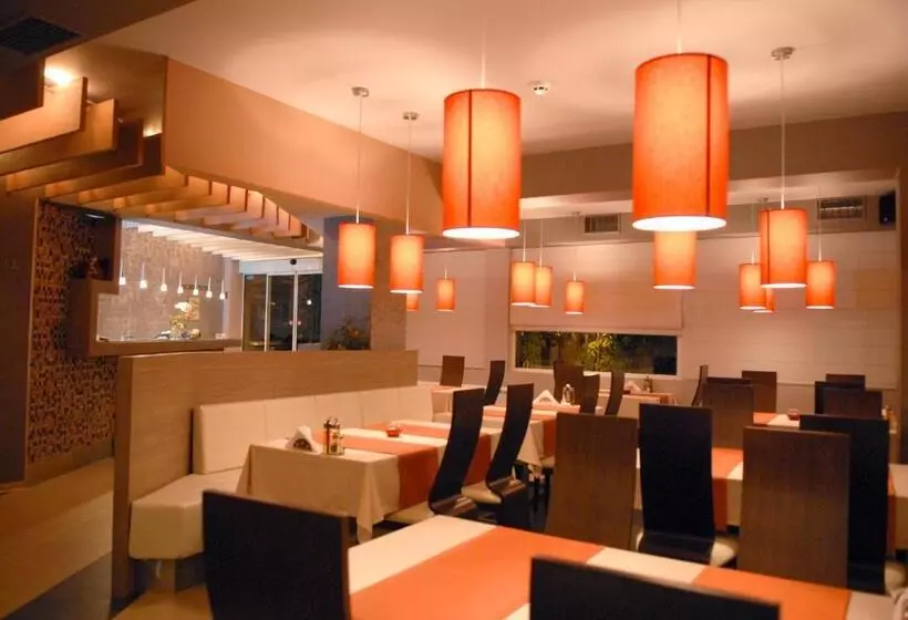 Hotel Avis