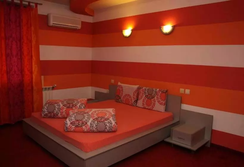هتل Color