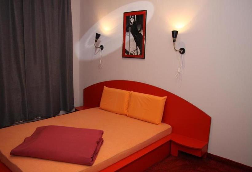 בית מלון כפרי Color