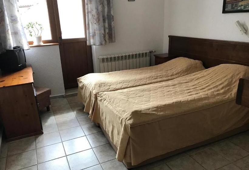 فندق Durchova Kashta Family