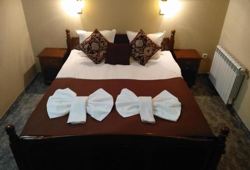 בית מלון כפרי St. George Pobedonosets