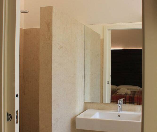 تختخواب و صبحانه Solosonno