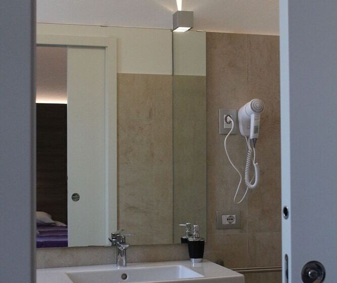 تختخواب و صبحانه Solosonno