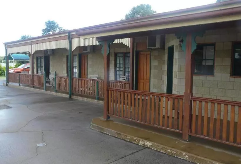 Curtain Fig Motel