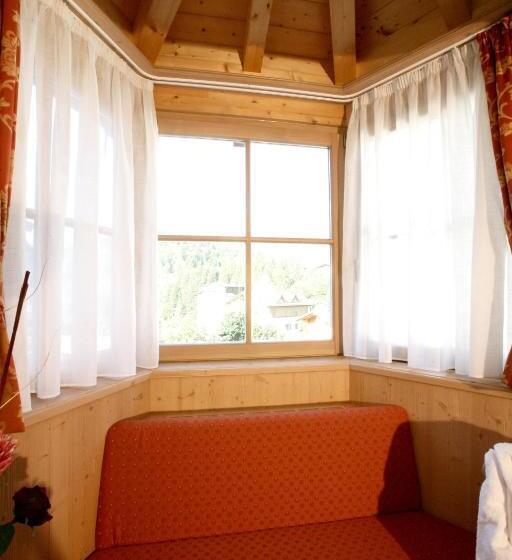 Отель Garni La Roccia