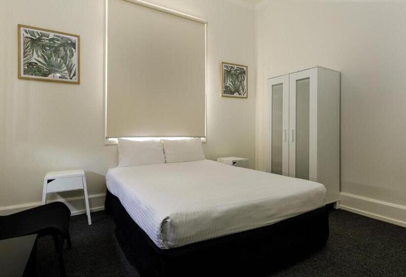 Отель The Waterloo Bay