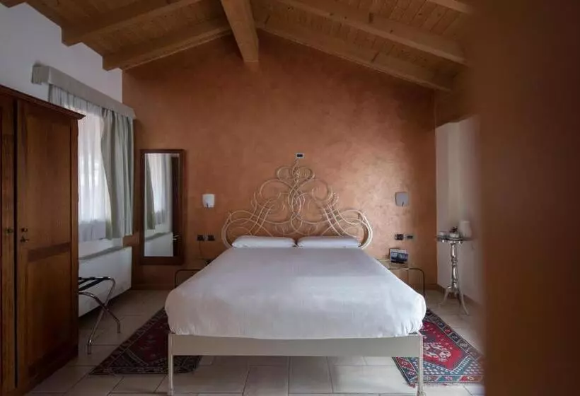 Hotelli Villa Colico