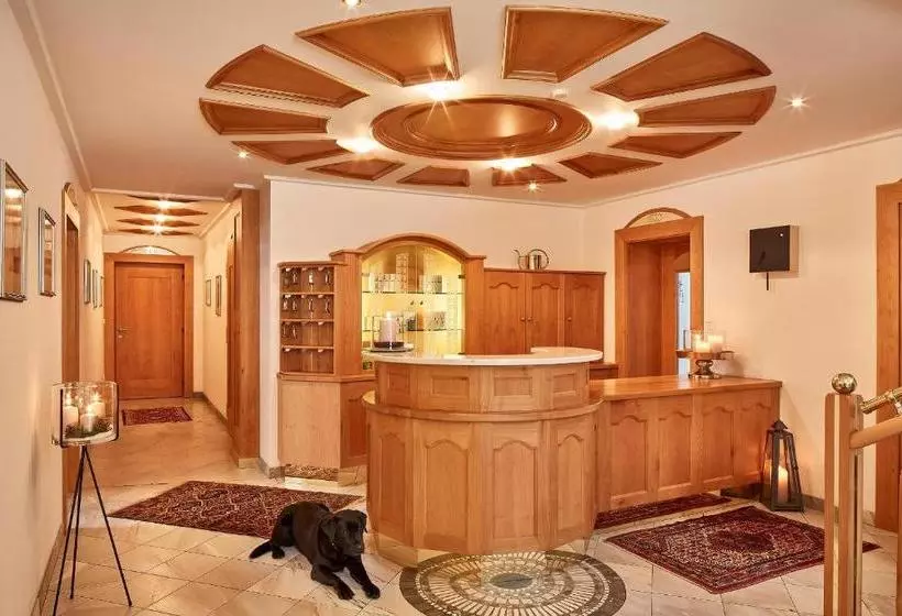レジデンス Appartementhaus Arnika