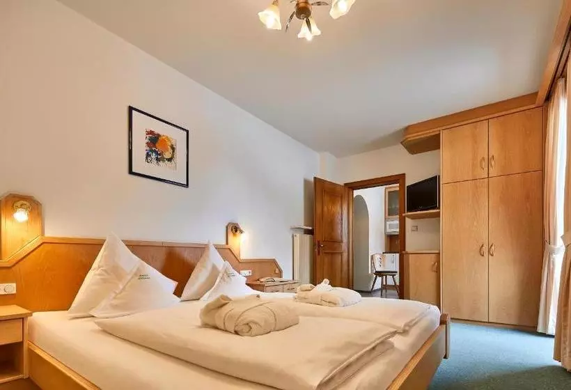 レジデンス Appartementhaus Arnika