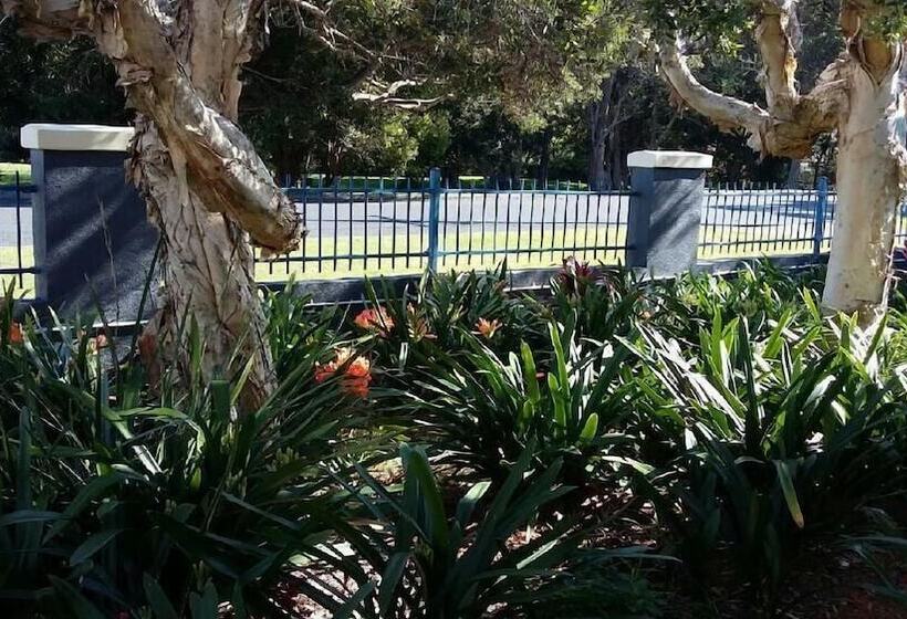 Курорт Forster Holiday Village