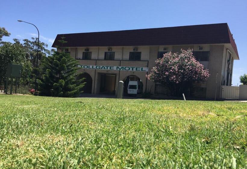 Tollgate Motel