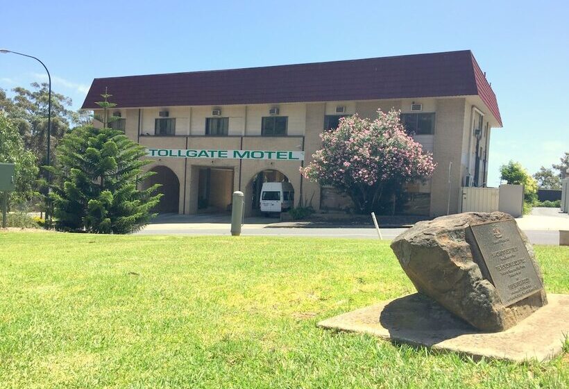Tollgate Motel
