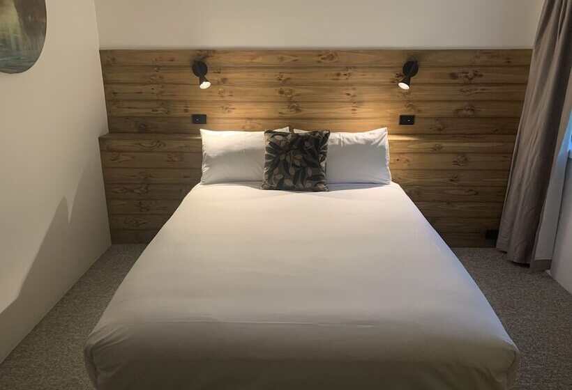 Warburton Motel Where Mid Century Style Meets The Mountains