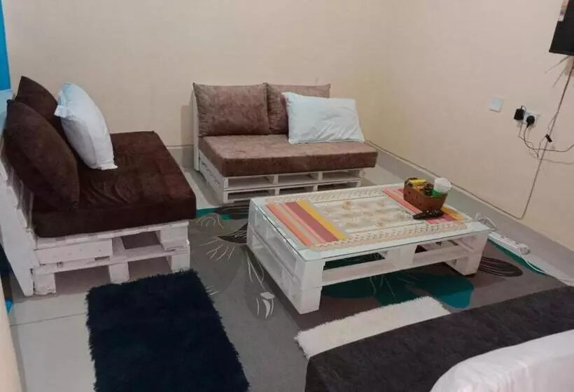 تختخواب و صبحانه Cm Air Bnb Khetias
