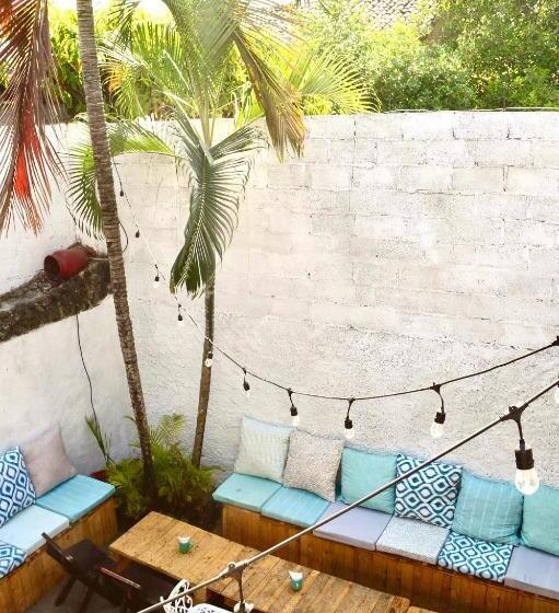 پانسیون Casa Coco Hostel