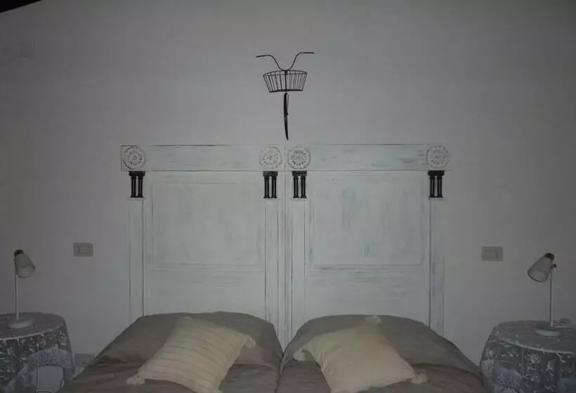 B&b La Villa Del Vecchio Platano