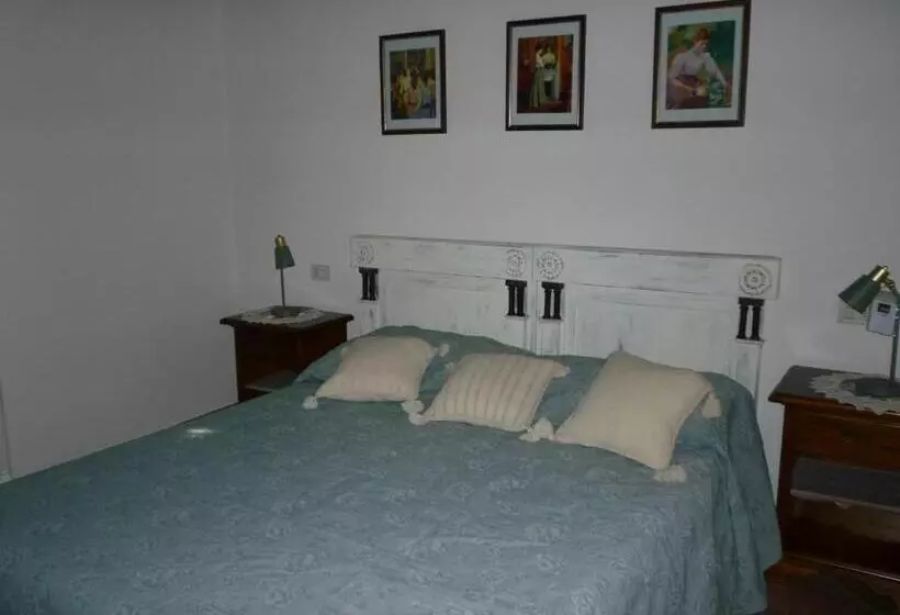 B&b La Villa Del Vecchio Platano