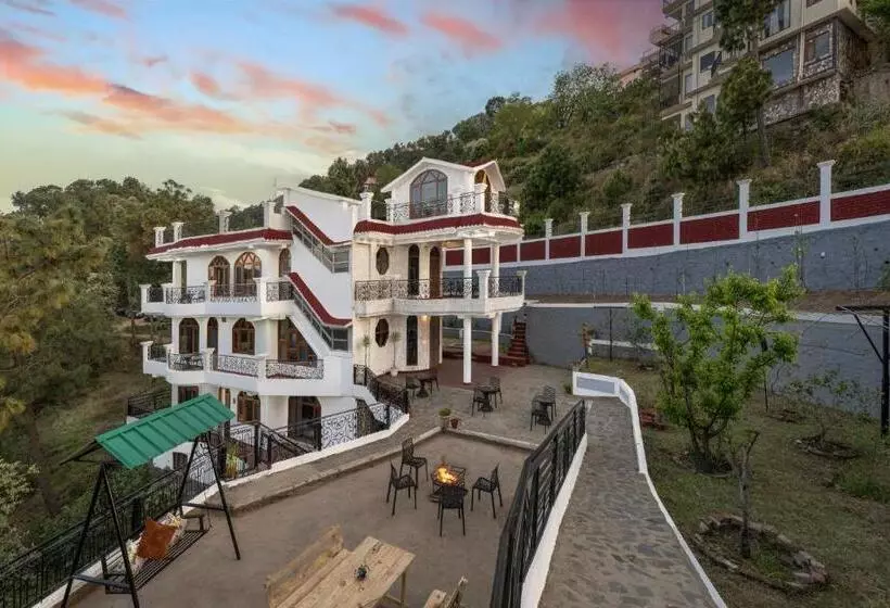 ベッドアンドブレックファースト Calm Cottage Kasauli Hills Barog