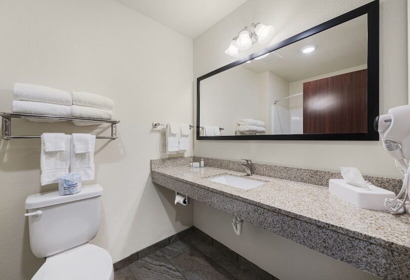 Cobblestone Hotel & Suites Russells Point At Indian Lake