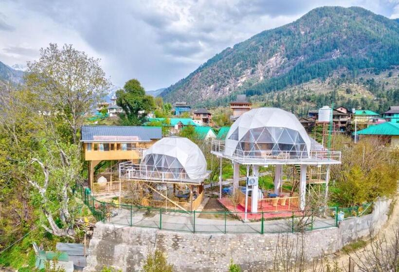 Отель Regal Retreat