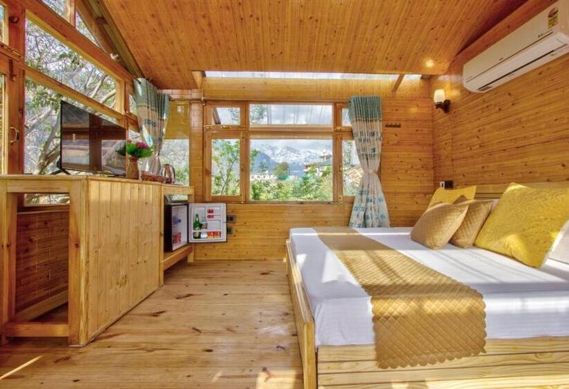 Отель Regal Retreat