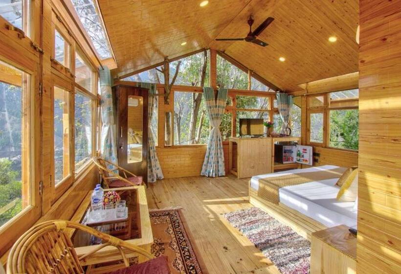 Отель Regal Retreat