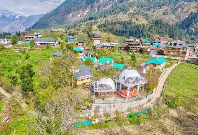 Отель Regal Retreat