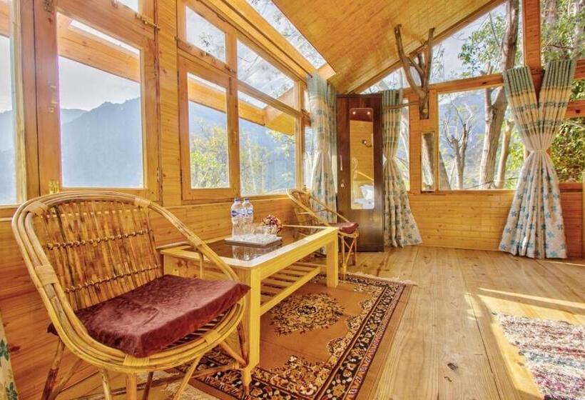 Отель Regal Retreat