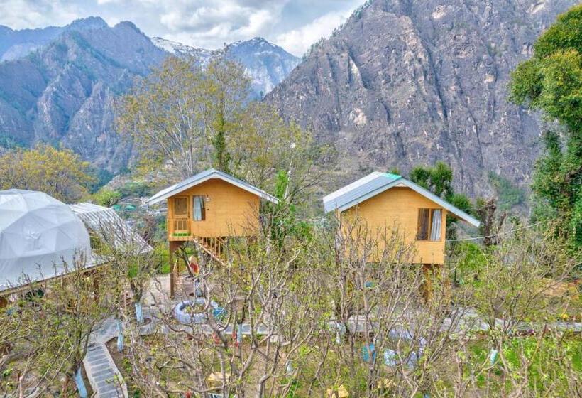 Отель Regal Retreat