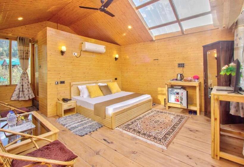 Отель Regal Retreat