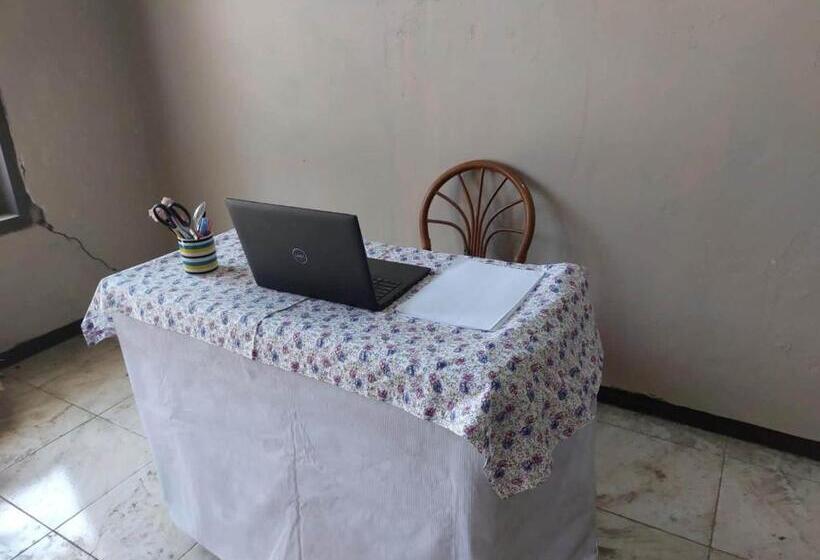 Hotel Spot On 93879 Wunut Homestay Syariah