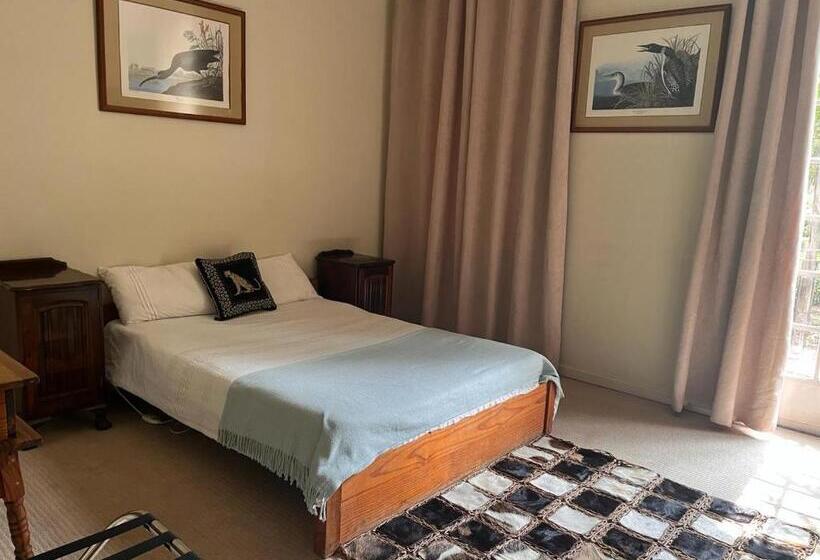 پانسیون 161 Blenheim Rd