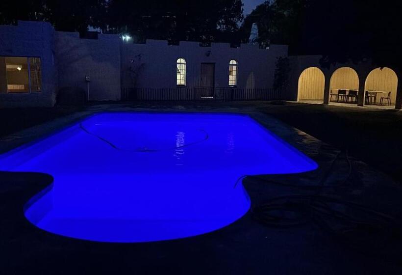 پانسیون 161 Blenheim Rd