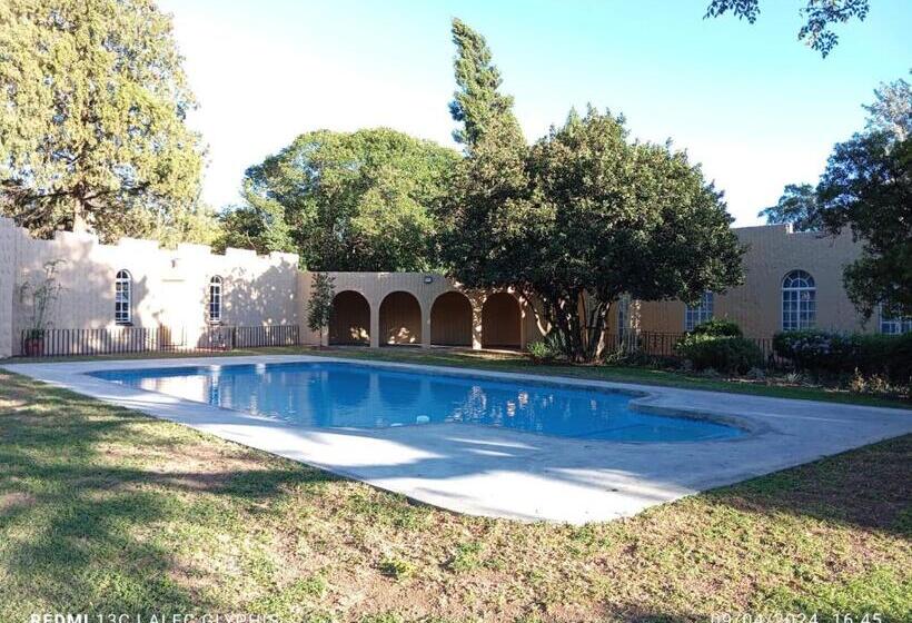 پانسیون 161 Blenheim Rd