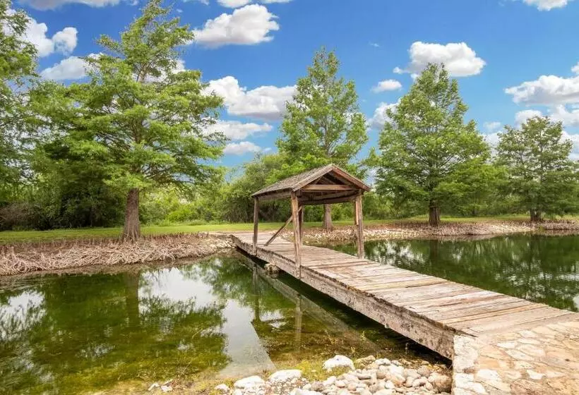 Majatalo Lantana Lodge
