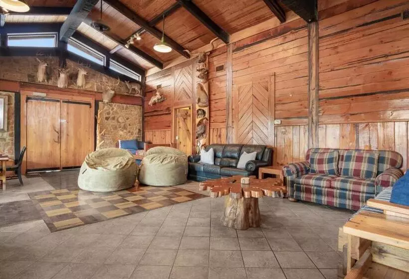 Majatalo Lantana Lodge