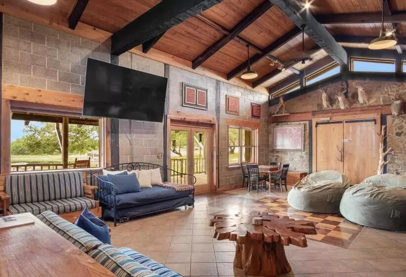 Majatalo Lantana Lodge