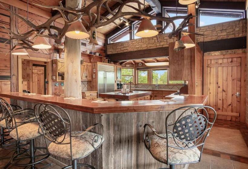 بنسيون Lantana Lodge