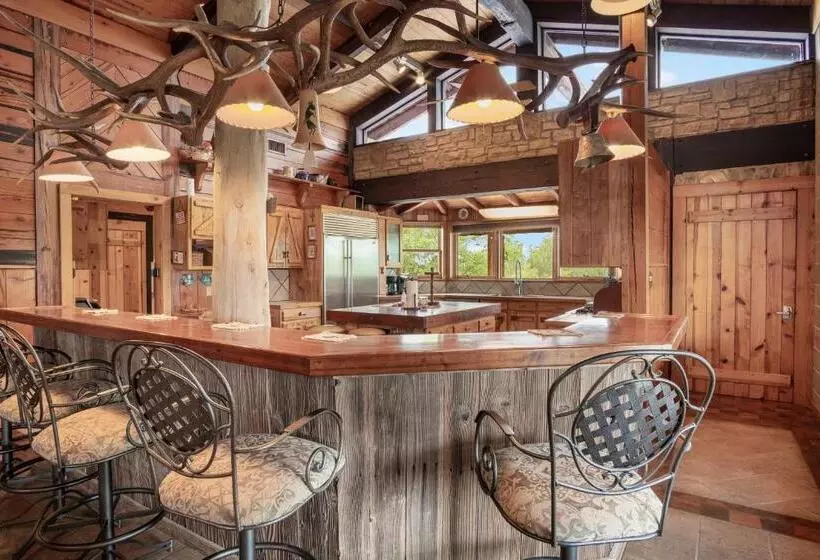 Majatalo Lantana Lodge