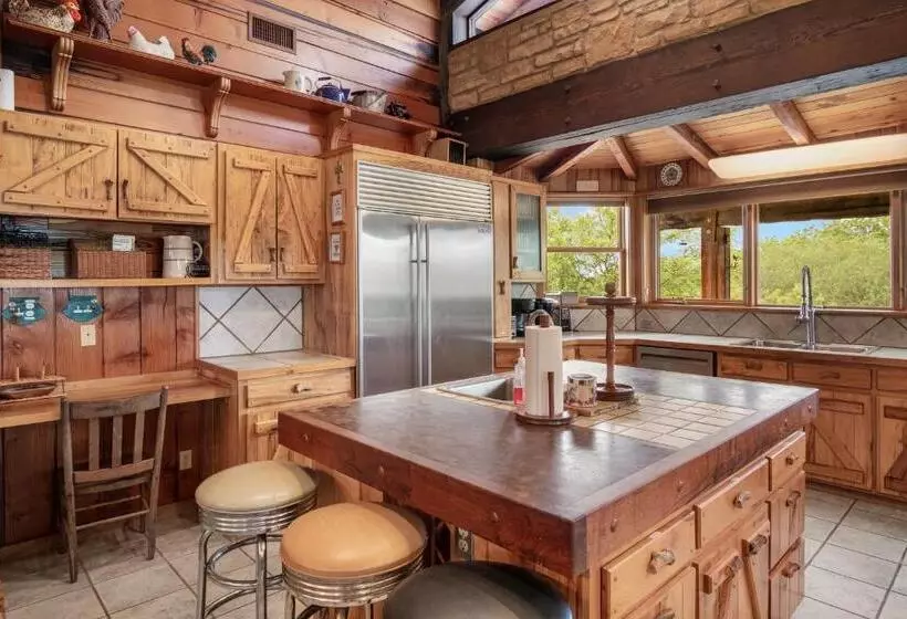 Majatalo Lantana Lodge